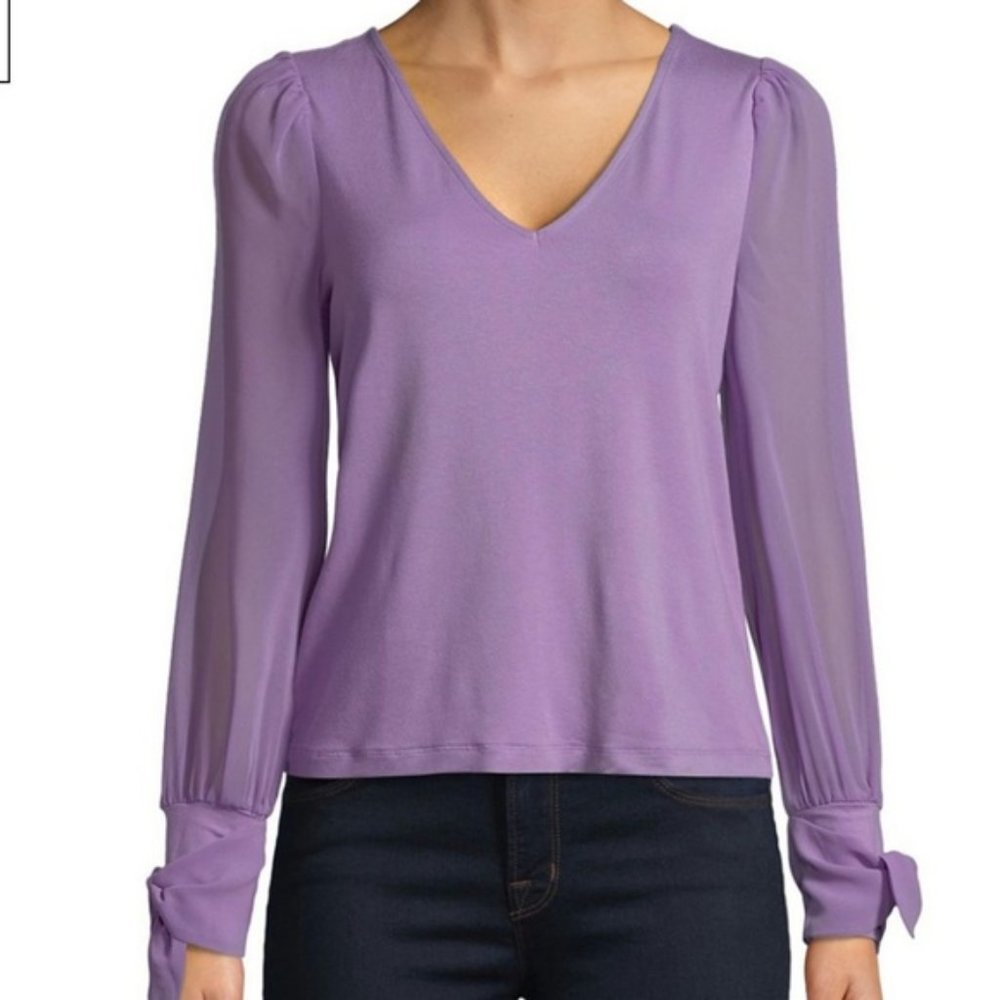 NWT HIGHLINE COLLECTIVE LAVENDER V-NECK TOP PS *